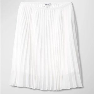 Aritzia Babaton Denley Pleated Mini Skirt , White Espace XS